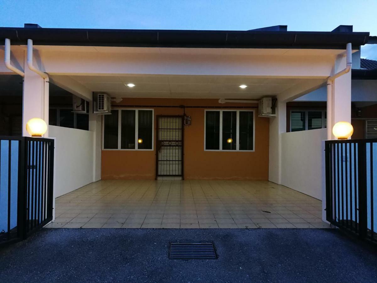 Address No 915, Lorong Uni Central 13, Taman Uni Central, Kuching Samarahan Expressway Esterno foto