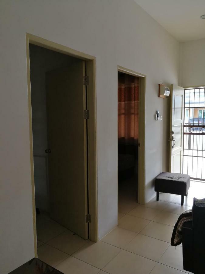 Address No 915, Lorong Uni Central 13, Taman Uni Central, Kuching Samarahan Expressway Esterno foto