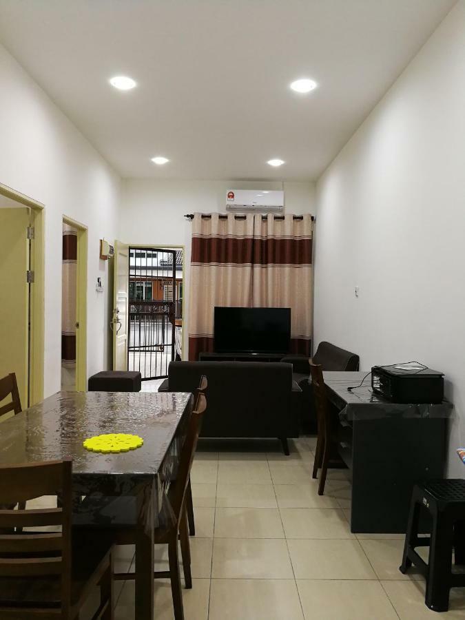 Address No 915, Lorong Uni Central 13, Taman Uni Central, Kuching Samarahan Expressway Esterno foto