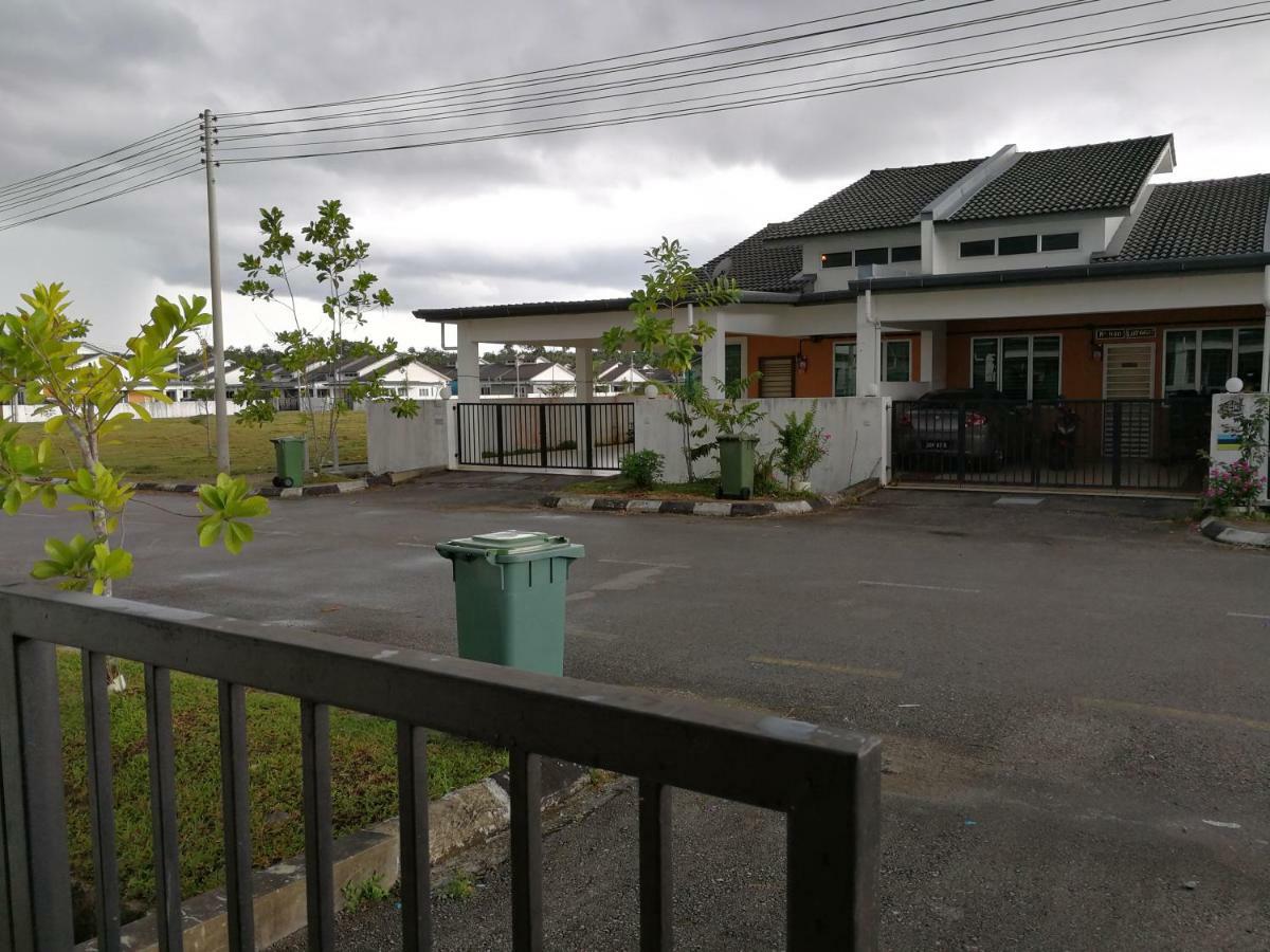 Address No 915, Lorong Uni Central 13, Taman Uni Central, Kuching Samarahan Expressway Esterno foto