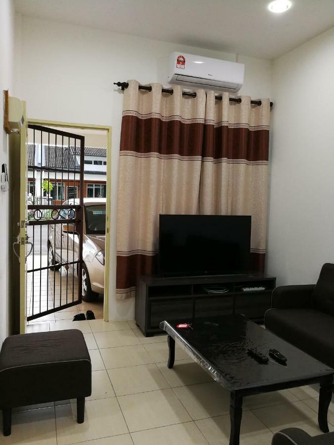 Address No 915, Lorong Uni Central 13, Taman Uni Central, Kuching Samarahan Expressway Esterno foto