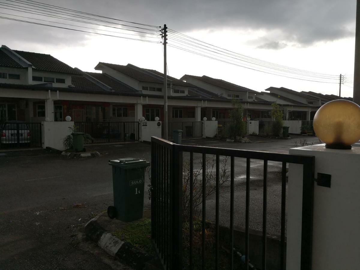 Address No 915, Lorong Uni Central 13, Taman Uni Central, Kuching Samarahan Expressway Esterno foto